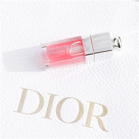 Reviewed: Dior's Lip Glow Oil Makes Lips Feel Subtly 